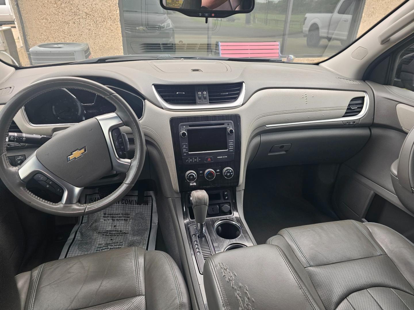 2015 PURPLE Chevrolet Traverse 1LT FWD (1GNKRGKD5FJ) with an 3.6L V6 DOHC 24V engine, 6-Speed Automatic transmission, located at 533 S Seven Points BLVD, Seven Points, TX, 75143, (430) 255-4030, 32.313999, -96.209351 - Photo#4